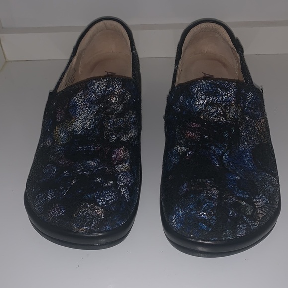 Alegria blue patterned comfortable shoes size 5.5 - Picture 2 of 6